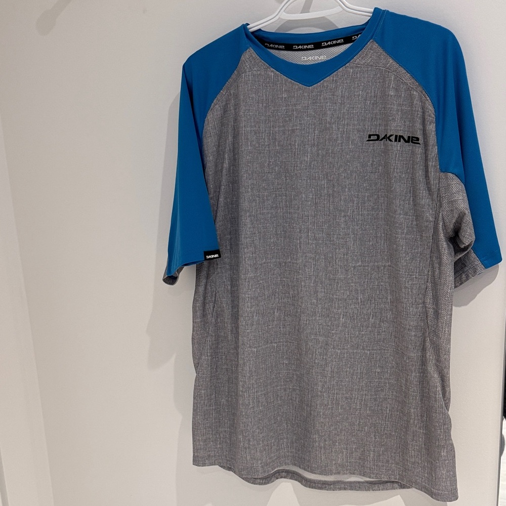 Dakine Men's Blue and Gray Short Sleeve Tee - biking shirt